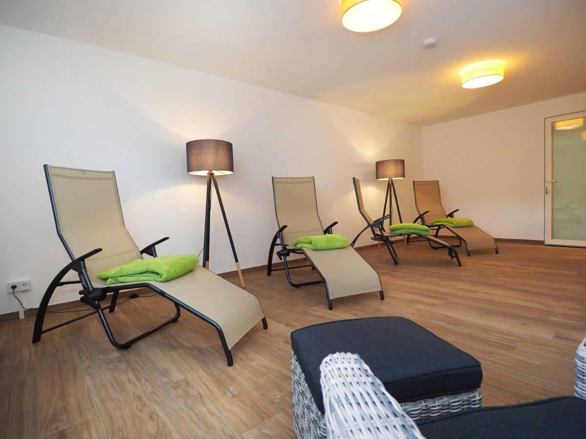 Appartement "Mondstein" Mit Penthouseflair - Oase Am Haff Garz  Exterior foto